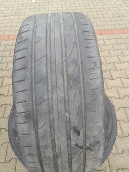 Pneu 225/45 R17 - 2