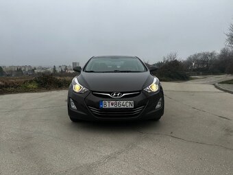 Hyundai Elantra - 2