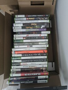 Predám Xbox 360 120GB + Kinect + hry + ovládače + káble - 2