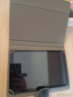 Predám skoro nový tablet - 2