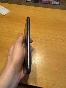 iPhone 11 64GB čierny - 2