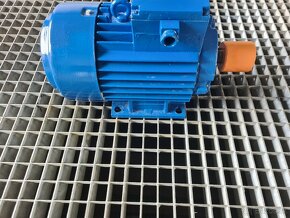 Predám pätkový el.motor 3kW 1430ot 380V - 2