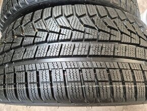 215/45r17 zimné 4 ks HANKOOK - z nového auta - 2