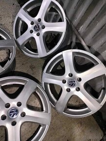 4ks alu disky VW 5x112 R17 - 2