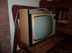 Retro televízor - 2