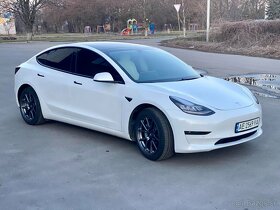 Tesla model 3 - 2