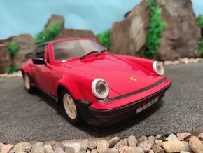 Prodám model 1:18 Porsche 911 Cabrio - 2