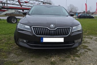 ŠKODA Superb Combi 2.0 TDI Business Hnedá metalíza tmavá - 2