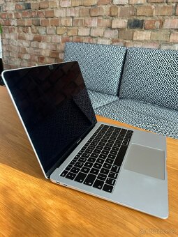 Macbook Air 13.3"/I5 1.6GHZ/8GB RAM/128GB SSDCZ - 2