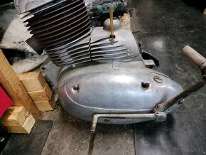 Jawa perák 250 . kompletný motor - 2