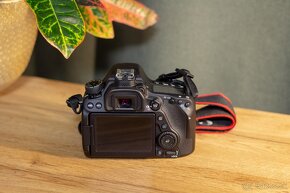 Canon 80D - 2