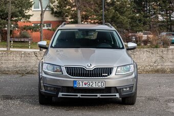 Škoda Octavia Kombi SCOUT 2.0 TDI DSG 4x4 - 2