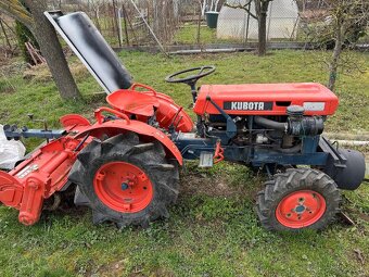 Predám malotraktor Kubota B7000 + príslušenstvo - 2