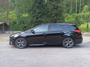 Ford Focus Kombi 2.0 EcoBoost ST Cupra Gti RS - 2