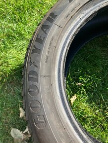 -/- Goodyear zimne pneu 205/55 R16 - 2