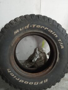 Bfgoodrich  235/85R16 - 2