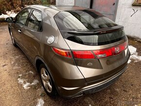 rozpredam honda civic 8g 1.8 benzin VTEC 103kw 2008 kod moto - 2