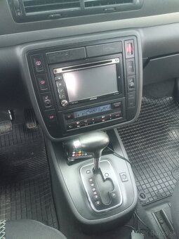 Volkswagen Sharan 1,9 TDI 85 kw automat,7 miestny - 2