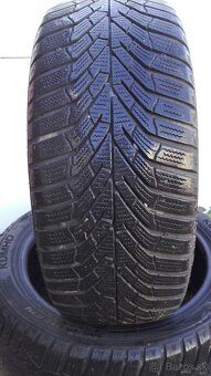 Predám 2 jazdené zimné pneumatiky Kumho Wintercraft 205/45 R - 2