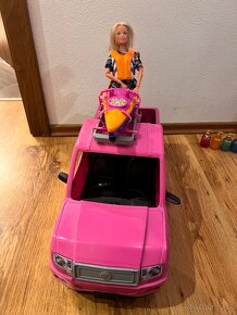 Barbie auto s kajakom - 2