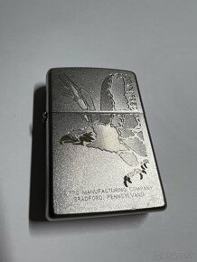 Benzínový zapaľovač Zippo 205 Eagle - 2