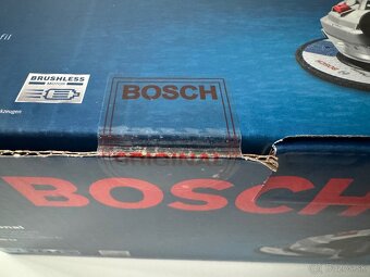 Uhlova bruska Bosch Professional 18V 700W - 2