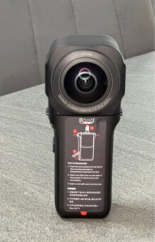 Camera Insta 360 ONE a Bushman Monopod V2 - 2