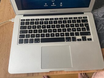 MacBook Air 13” Batéria nefunguje, len zo siete. - 2