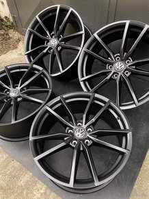 ✅ R19 ®️ Originál VW Pretoria 5x112 ET44 ✅ Passat B8 R-Line - 2