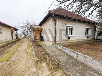 RODINNÝ DOM S VÝBORNOU LOKALITOU A MUROVANOU GARÁŽOU - 2