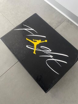 Jordan 4 yellow thunder - 2