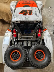 Traxxas udr - 2