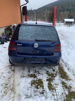 Rozpredám volkswagen golf 4 1.6 benzín - 2