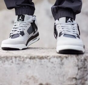 Nike Air Jordan Retro 4 Gray - 2