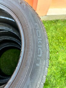 Predam zimne pneu Nokian 235/55R17 - 2