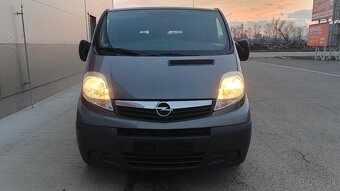 Opel Vivaro L2H1 3 miestna dlha verzia - 2