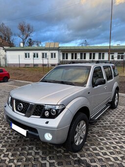 Nissan Pathfinder 2.5dci 128kw 7 miest, ťažné zariadenie - 2