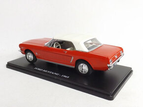 Ford Mustang Convertible 1:24 - 2