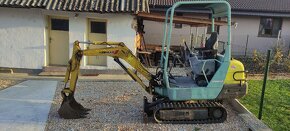 Minibager Yanmar B15 - 2