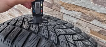 Predám 2xzimné pneumatiky 215/60r16 Dunlop M+S - 2