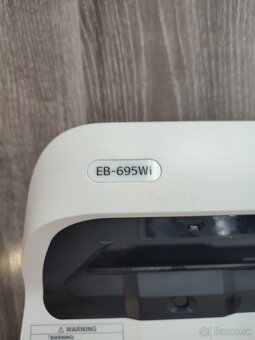 EPSON EB-695Wi - 2