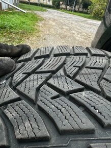 Zimne 255/40R19 Dunlop - 2