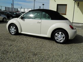 Volkswagen Beetle Cabrio - 2