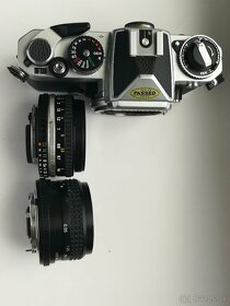 Nikon FE , základný + širokouhlý objektív. - 2