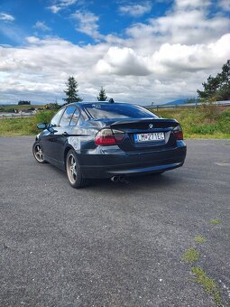 BMW E90 318d - 2