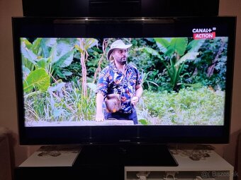 Predám LED TV SAMSUNG UE40D5500RW FULL HD - 2