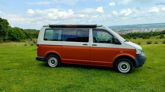 VW T5 Campervan, zdvíhacia strecha, camperbox, 5 os. - 2