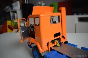 1:18 Volvo F88 Deutrans Truck year 1965 - 2