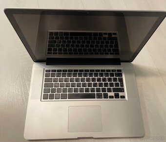 Apple MacBook Pro 15” A1286 - na náhradné diely - 2