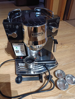 Kávovar DeLonghi espresso EC 820B - 2